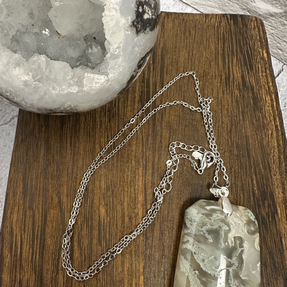 Moss Agate Pendant Necklace on Silver Copper Chain - Picture 9 of 11